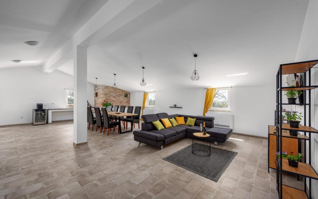Apartments Valeria Divšići Buitenkant foto