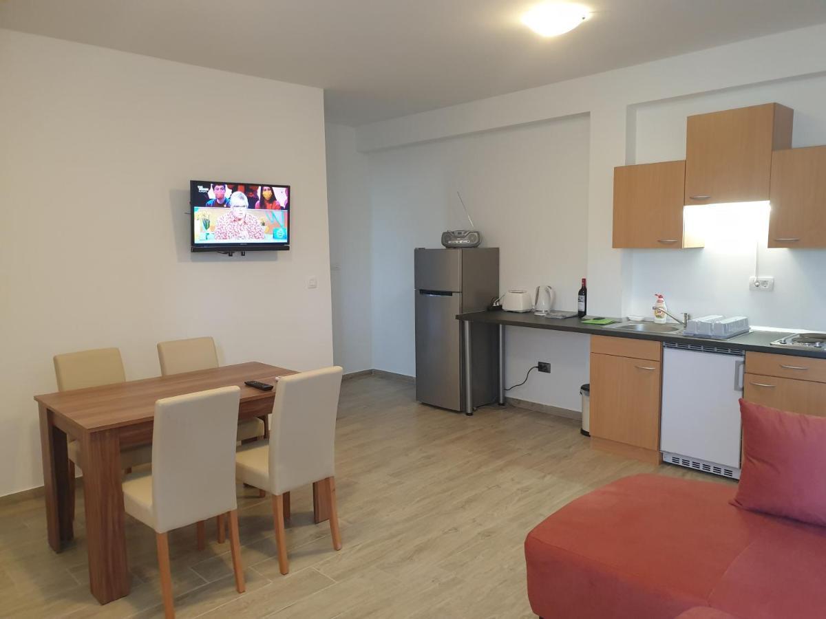 Apartments Valeria Divšići Buitenkant foto